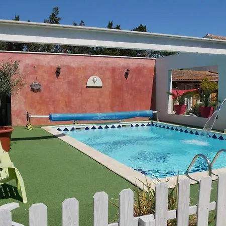 Holiday home Mas Maurane-le Platane Avec Prive Aux Portes D'arles Tarascon