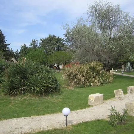 Mas Maurane-le Platane Avec Prive Aux Portes D'arles Holiday home *
